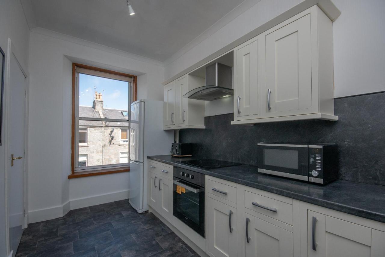 Dwellcome Home Ltd 1 Bed Apt, Half Mile To Union Street Yet Quiet, Free Parking, Fast Wifi, Ideal For Long Term Contractor, Etc Stays, Fully Equipped Kitchen, Regular Housekeeping Option - See Our Site For Assurance アバディーン エクステリア 写真