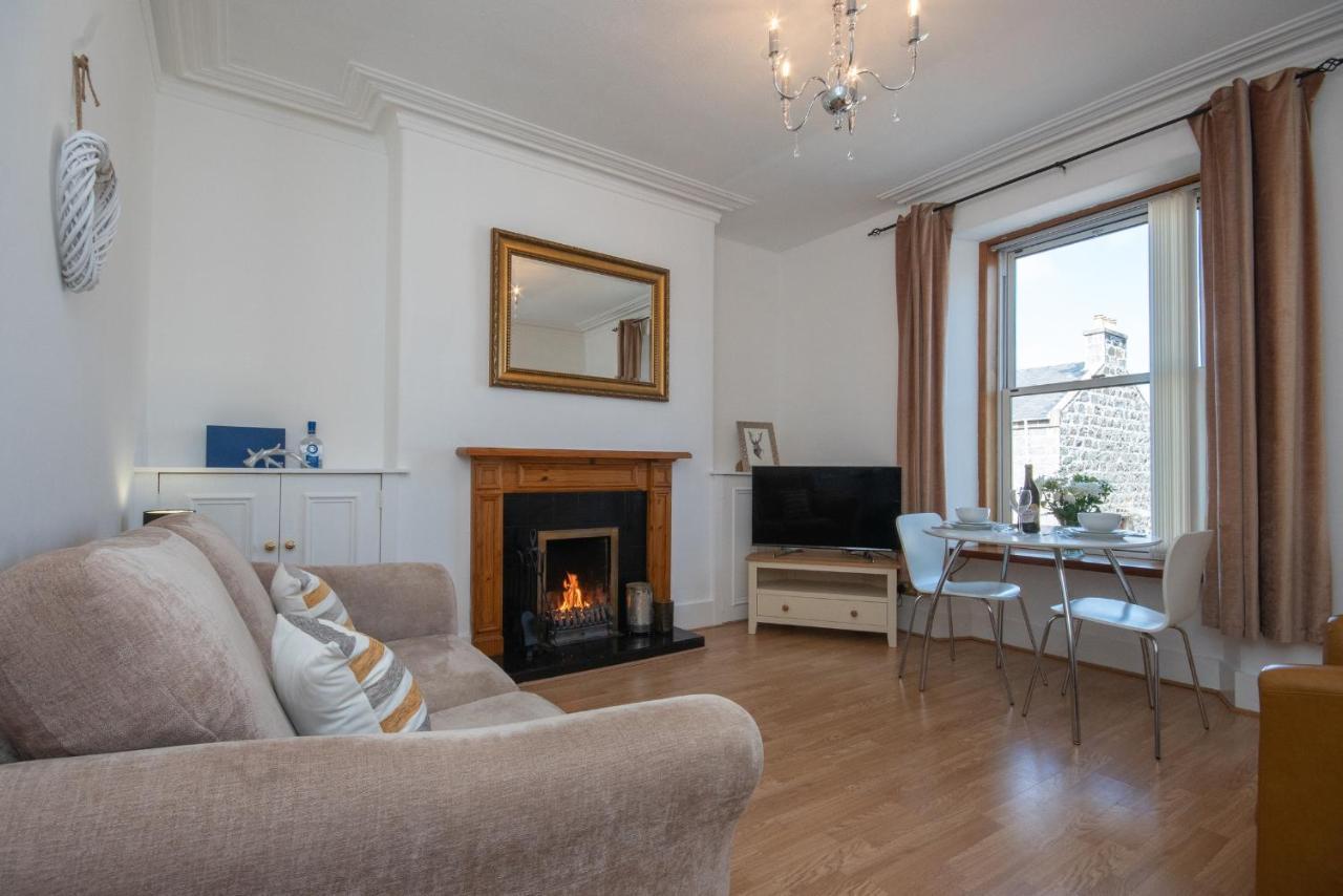 Dwellcome Home Ltd 1 Bed Apt, Half Mile To Union Street Yet Quiet, Free Parking, Fast Wifi, Ideal For Long Term Contractor, Etc Stays, Fully Equipped Kitchen, Regular Housekeeping Option - See Our Site For Assurance アバディーン エクステリア 写真