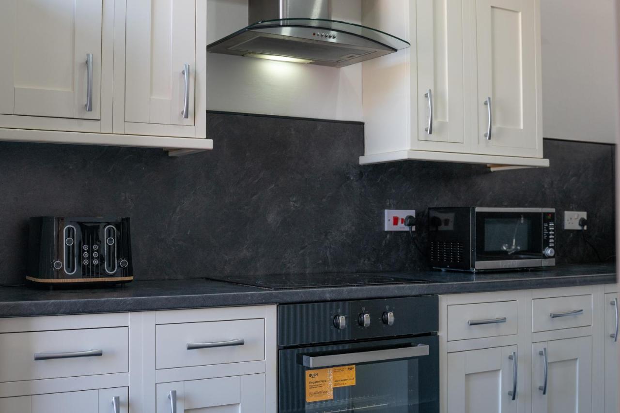 Dwellcome Home Ltd 1 Bed Apt, Half Mile To Union Street Yet Quiet, Free Parking, Fast Wifi, Ideal For Long Term Contractor, Etc Stays, Fully Equipped Kitchen, Regular Housekeeping Option - See Our Site For Assurance アバディーン エクステリア 写真
